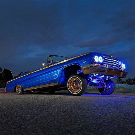 Pin By Soph On Car S In 2020 Lowrider Trucks Lowriders