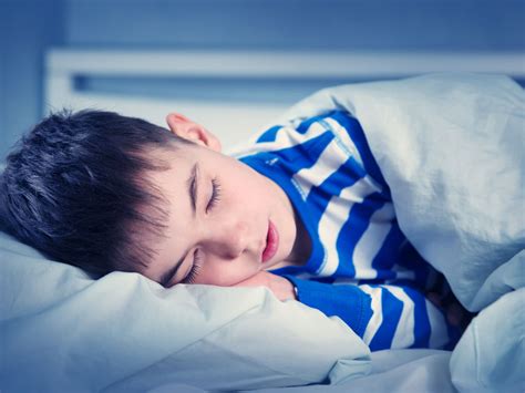 ¿cómo podemos ayudar a los niños a dormir solos