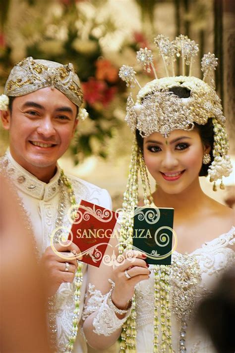 7 Insanely Gorgeous Indonesian Bridal Headdresses Bridal Accessories