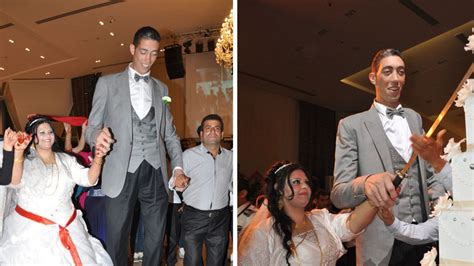 world s tallest man sultan kosen marries woman 2ft 7ins