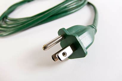 diy electrical repairs   repair  extension cord plug
