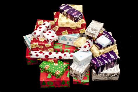 photo  large pile  colorful isolated christmas presents  christmas images