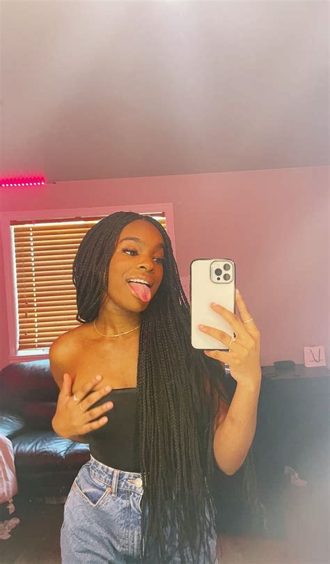Mirror Pic In 2021 Black Girl Magic Instagram Pose Mirror Selfie Poses