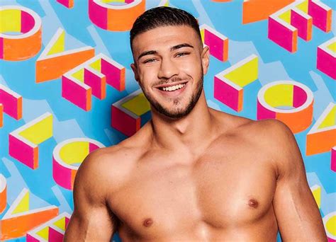 who is tommy fury the recently single boxer going on love
