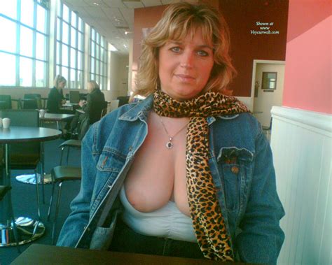 Nipples Out In Burger King May 2008 Voyeur Web Hall