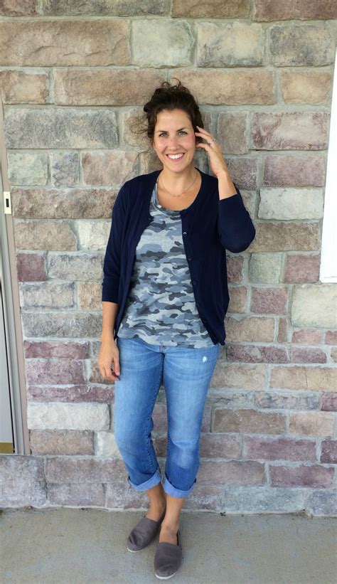 what i wore real mom style for the love of a cardigan realmomstyle momma in flip flops