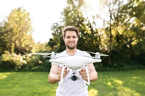 guide  buying  drone    camera gearsrealmcom