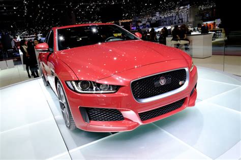 jaguar schnuert fuer den xe ein drei jahres paket auto medienportalnet