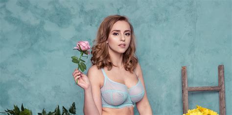 hannah witton see through bra and sexy pictures