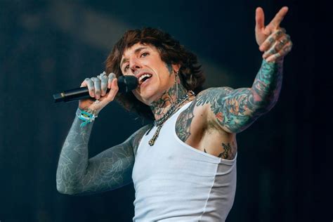 oli sykes shares bring   horizons reaction  fans criticism