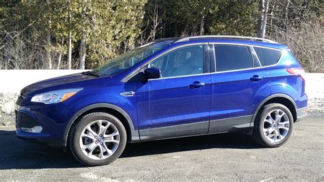 day  day review  ford escape se expert reviews autotraderca
