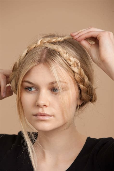 Bobby Pin Hairstyles Cute And Stylish Looks With This Classic Accessory
