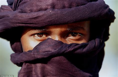 discover the tuareg islamic tribe men cover their faces instead of