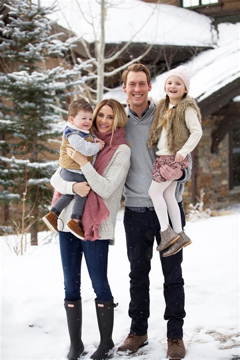 thanksgiving weekend family photo outfits winter winter family  family portrait outfits