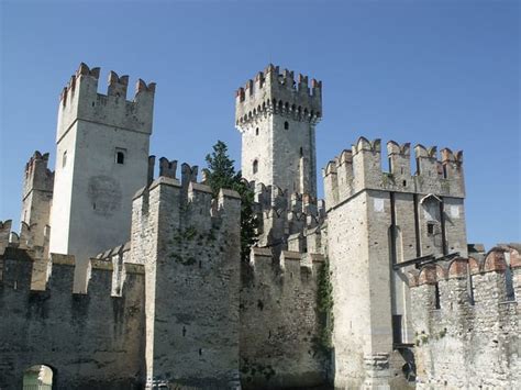 10 Of The Most Beautiful Castles In Italy Walks Of Italy