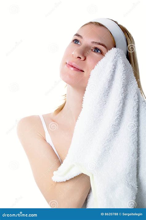 meisje met witte handdoek stock foto image  roze droog