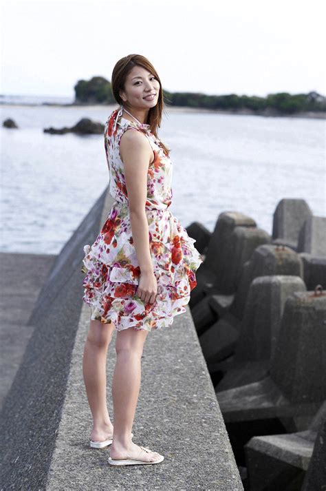 Asian Babes Ai Aoki Pretty Bikini Pics At The Shore