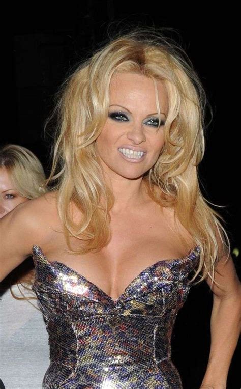 Pamela Anderson Therackup