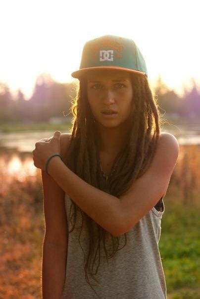 snapback hairstyles  girls  ways  wear snapback hair