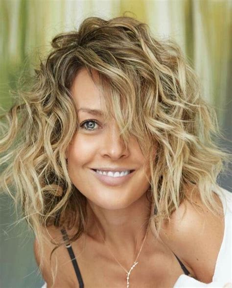 blonde color curly hair style 2020 medium curly hair styles haircuts