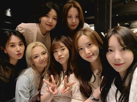 Girls Generation Reunite To Attend Manager S Wedding Gma Entertainment