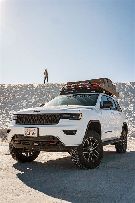 lifted jeep grand cherokee trailhawk   modified  overland