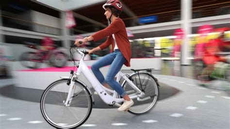 consumentenbond komt met leasedienst  bikes financieel telegraafnl