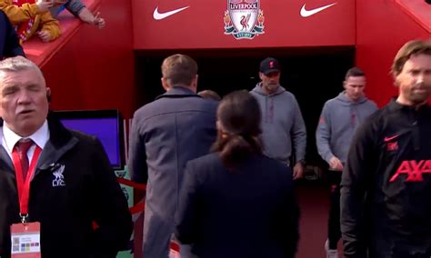 Video Klopp And Gerrard Appear To Ignore Each Other Outside Lfc Tunnel