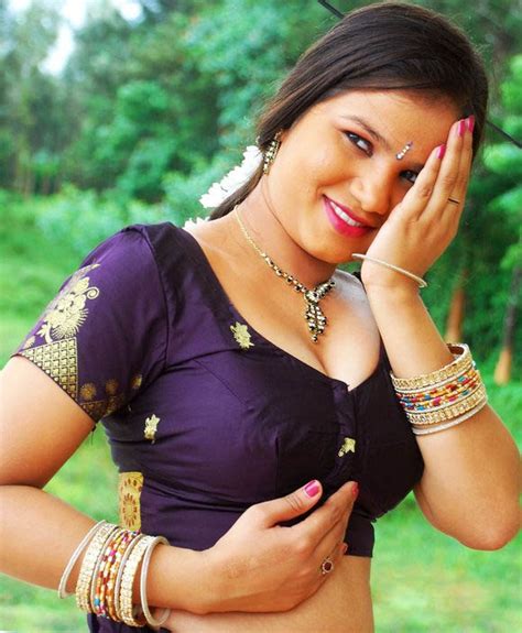 hot actress telugu aunty saree drop still