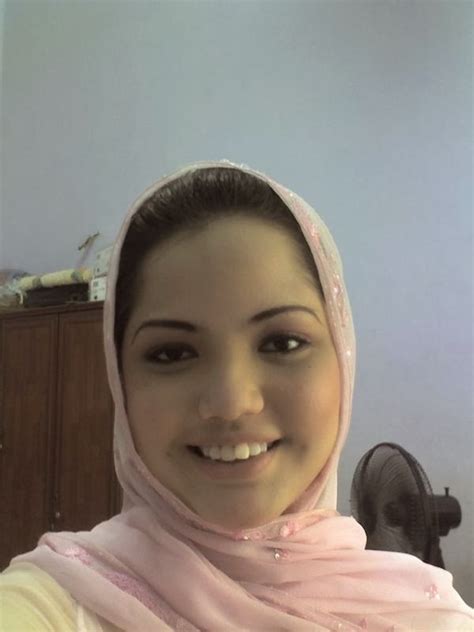 rellpost foto narsis tante jilbab cantik