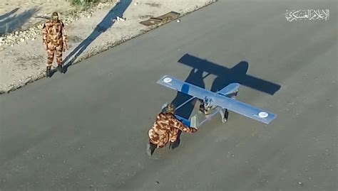 drone al qassam terbang  atas kementerian perang israel portal islam