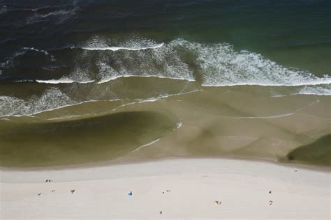 Recomiendan No Sumergirse En Playas De Río De Janeiro Por