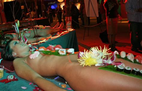 Til Nyotaimori Is The Japanese Tradition Of Eating Sushi