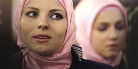 muslim population growth outpaces  muslims study world dawncom