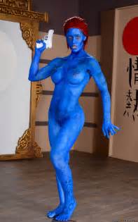 lady with blue skin is getting doublefucked photos nicole