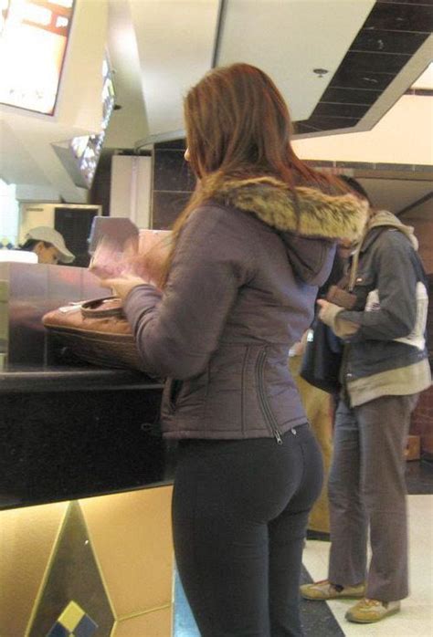 pin on girls in yoga pants