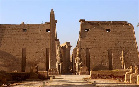 Akhenaton Le Pharaon Hérétique Dossier