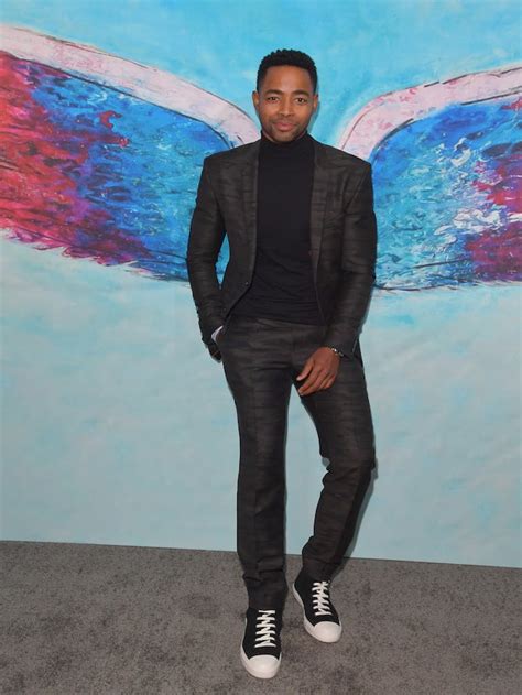 ‘insecure star jay ellis shuts down man who bashed issa