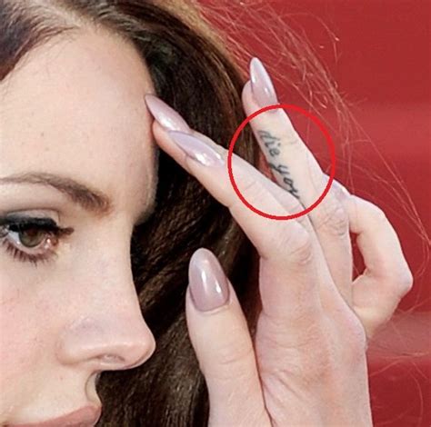 Les Tatouages De Lana Del Rey Et Leurs Significations Pfcona