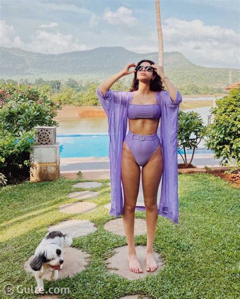 Khushi Kapoors Scintillating Beauty In A Purple Bikini