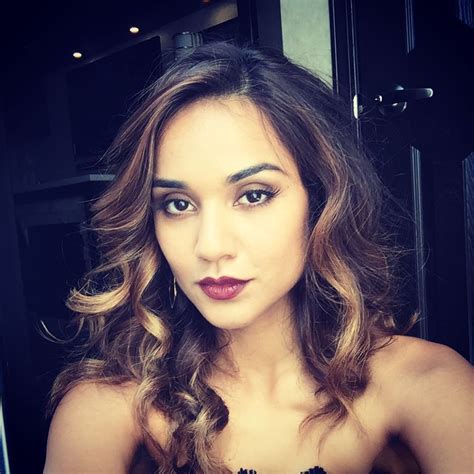 Summer Bishil The Fappening Sexy Selfies 39 Photos