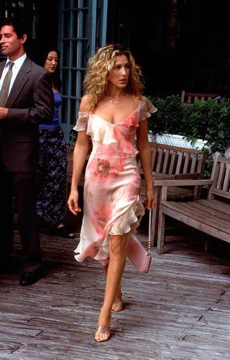 vestido flores moda para mujeres in 2019 carrie bradshaw outfits carrie bradshaw style fashion