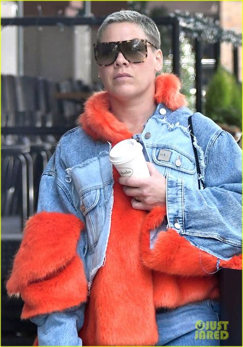 pink shows off newly shaved head during day out in nyc photo 4400209 pink pictures just jared