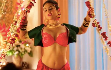 movie review sunny leone is hot but mastizaade is not