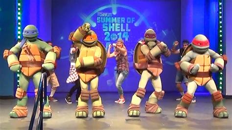 Teenage Mutant Ninja Turtles Turtle Power Show With April