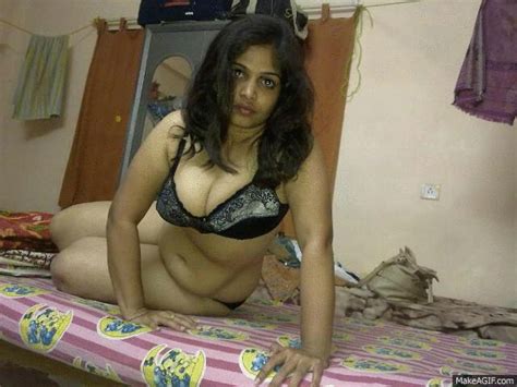 desi girls downblouse and deep cleavage pics download