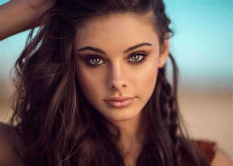 2048x1458 face model girl woman brunette wallpaper