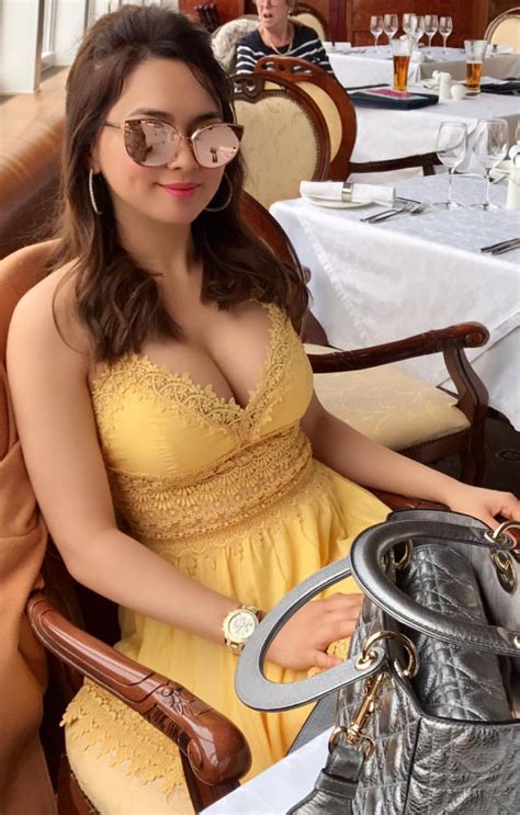 Filipina In Yellow Dress Porn Pic Eporner