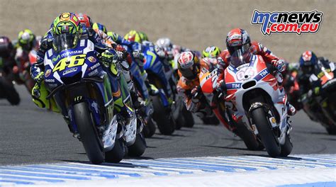 valentino rossi wins jerez motogp mcnewscomau