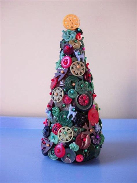 vintage button christmas tree     christmas tree embellishing  cut